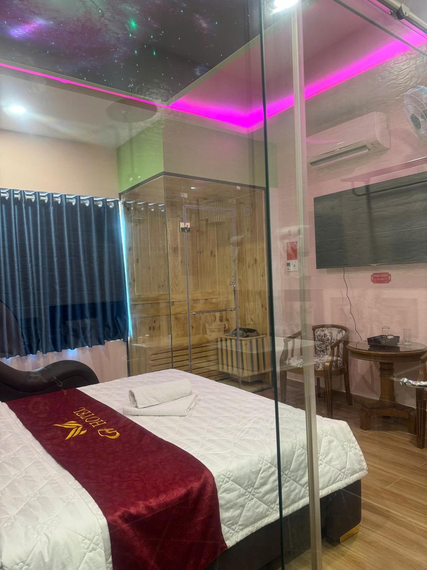 Khách Sạn Gia 196 Phan Xích Long 2*