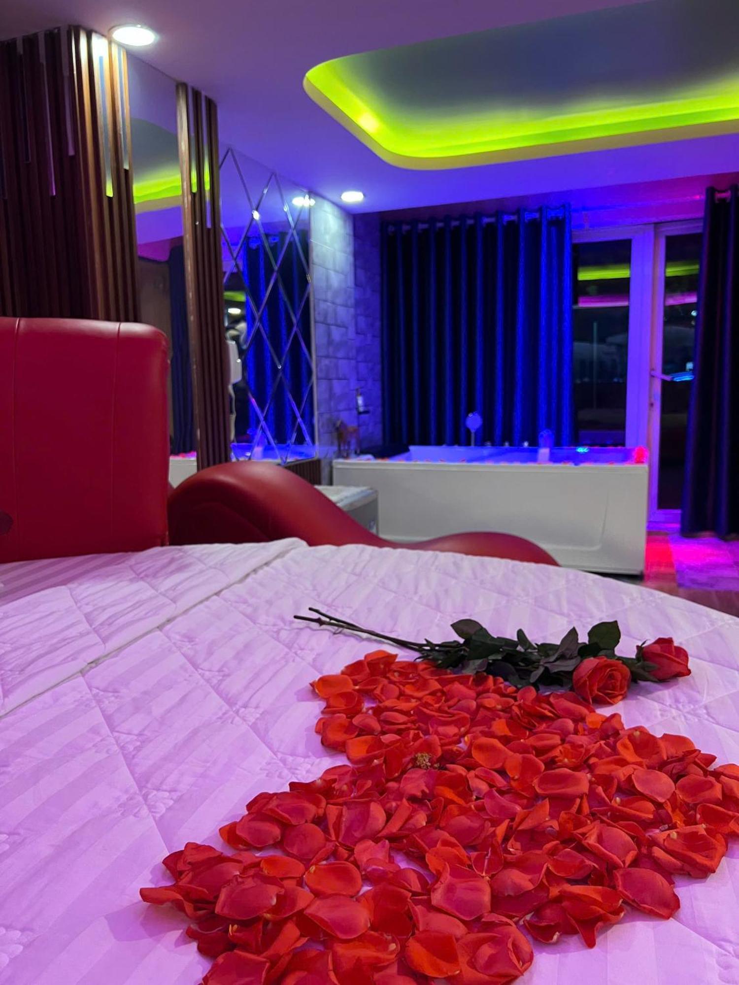 Khách Sạn Gia 196 Phan Xích Long Hotel 2*